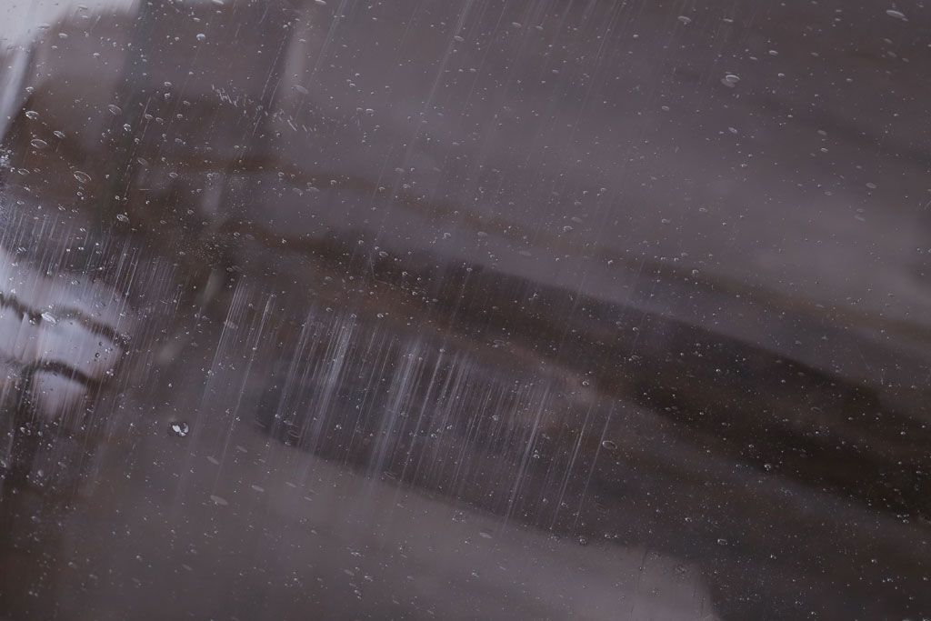 アンティーク雑貨　昭和レトロ　蓋付きのアンティークガラス瓶(ビン)(2)