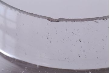 アンティーク雑貨　昭和レトロ　蓋付きのアンティークガラス瓶(ビン)(2)