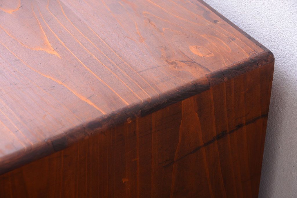 レトロ家具　昭和レトロ　古い木製の小ぶりなアンティーク収納棚(収納箱)