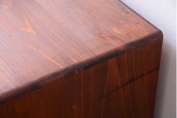 レトロ家具　昭和レトロ　古い木製の小ぶりなアンティーク収納棚(収納箱)