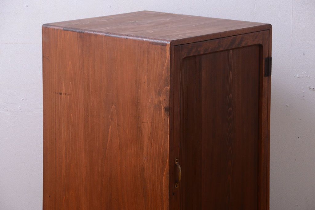 レトロ家具　昭和レトロ　古い木製の小ぶりなアンティーク収納棚(収納箱)