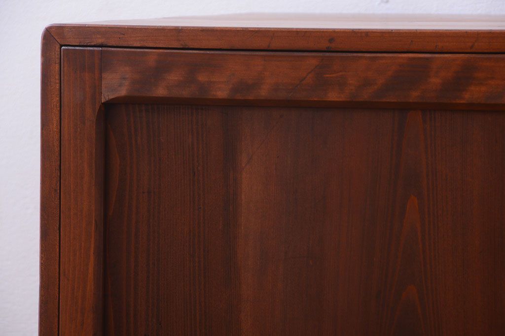 レトロ家具　昭和レトロ　古い木製の小ぶりなアンティーク収納棚(収納箱)