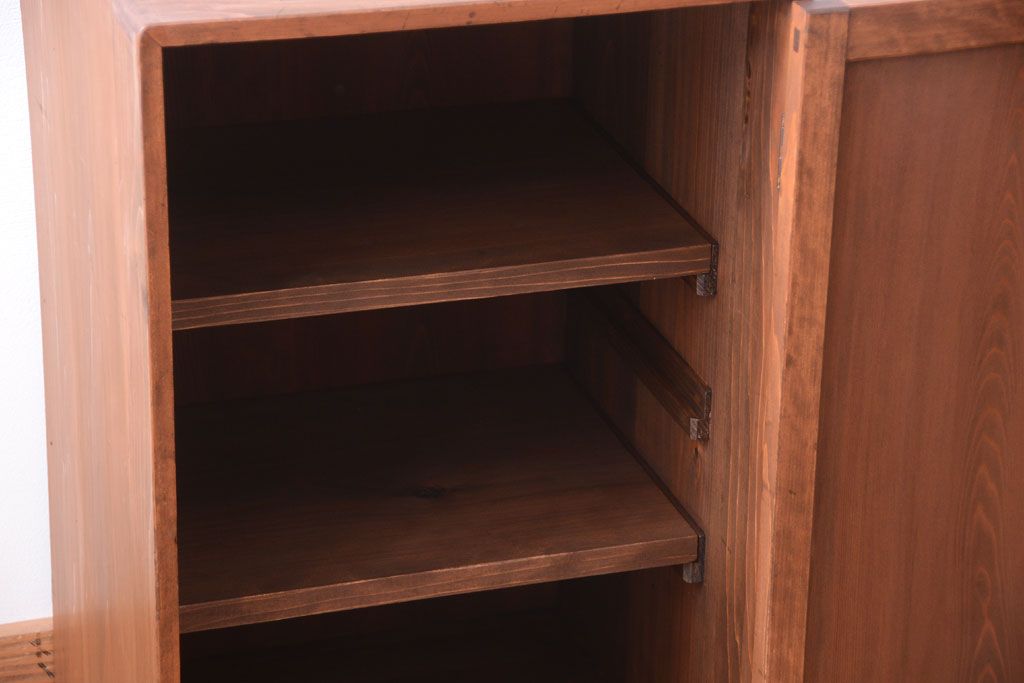 レトロ家具　昭和レトロ　古い木製の小ぶりなアンティーク収納棚(収納箱)