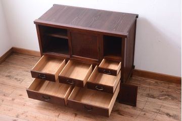 アンティーク家具　古民具・骨董　前面欅玉杢材!脚付き収納棚(キャビネット)