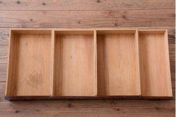 アンティーク家具　古民具・骨董　前面欅玉杢材!脚付き収納棚(キャビネット)