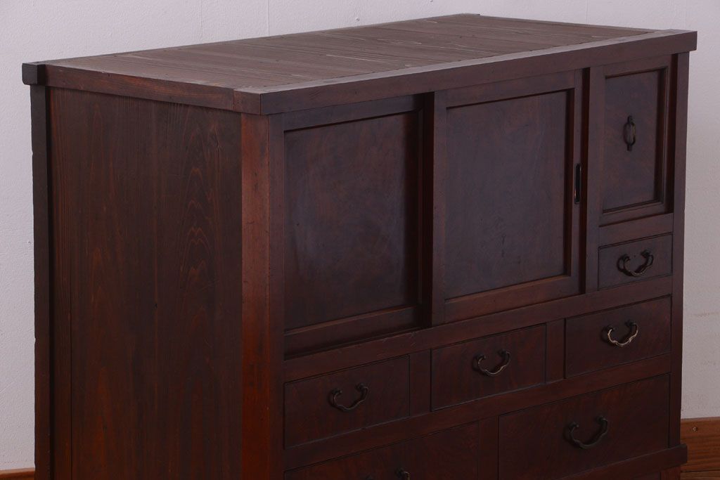 アンティーク家具　古民具・骨董　前面欅玉杢材!脚付き収納棚(キャビネット)