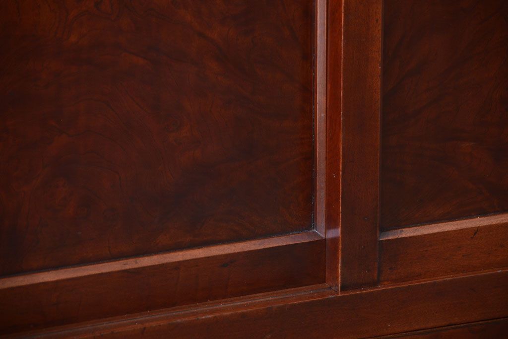 アンティーク家具　古民具・骨董　前面欅玉杢材!脚付き収納棚(キャビネット)