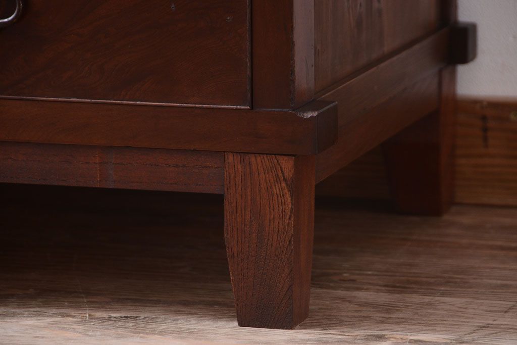 アンティーク家具　古民具・骨董　前面欅玉杢材!脚付き収納棚(キャビネット)