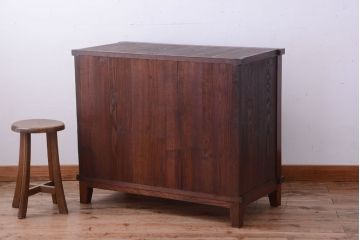 アンティーク家具　古民具・骨董　前面欅玉杢材!脚付き収納棚(キャビネット)