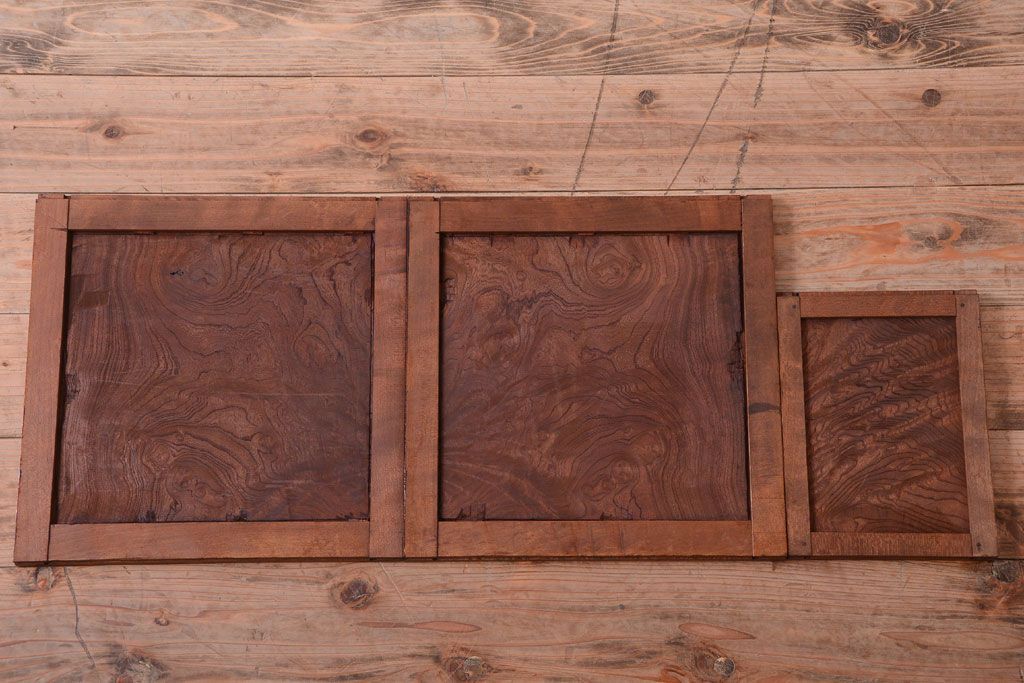 アンティーク家具　古民具・骨董　前面欅玉杢材!脚付き収納棚(キャビネット)