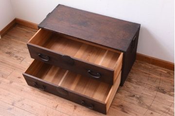 アンティーク家具　古民具・骨董　シンプルな丸金具の衣装箪笥ローボード(時代箪笥)(1)