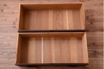 アンティーク家具　古民具・骨董　シンプルな丸金具の衣装箪笥ローボード(時代箪笥)(1)