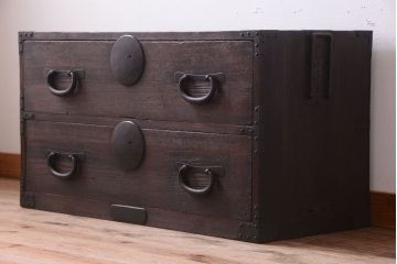 アンティーク家具　古民具・骨董　シンプルな丸金具の衣装箪笥ローボード(時代箪笥)(1)