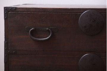 アンティーク家具　古民具・骨董　シンプルな丸金具の衣装箪笥ローボード(時代箪笥)(1)