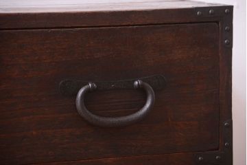 アンティーク家具　古民具・骨董　シンプルな丸金具の衣装箪笥ローボード(時代箪笥)(1)