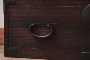 アンティーク家具　古民具・骨董　シンプルな丸金具の衣装箪笥ローボード(時代箪笥)(1)