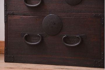 アンティーク家具　古民具・骨董　シンプルな丸金具の衣装箪笥ローボード(時代箪笥)(2)