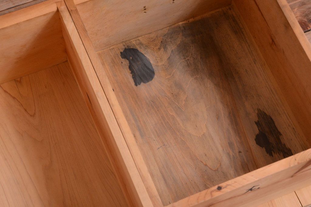 アンティーク家具　和製アンティーク　木味が美しい大ぶりな本箱(ブックケース)