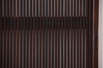 和製アンティーク　裏ガラス入り!古い木の格子戸2枚セット