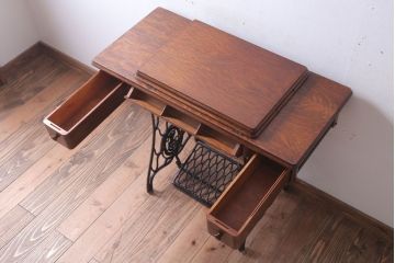アンティーク家具　イギリスアンティーク　足踏みシンガーミシン(2)