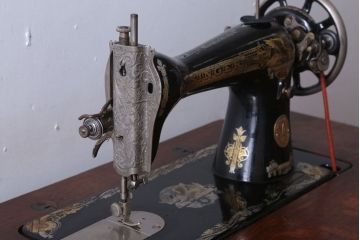 アンティーク家具　イギリスアンティーク　足踏みシンガーミシン(2)