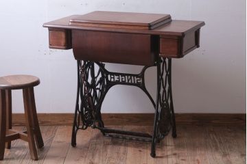 アンティーク家具　イギリスアンティーク　足踏みシンガーミシン(2)