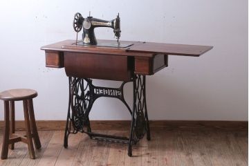 アンティーク家具　イギリスアンティーク　足踏みシンガーミシン(2)