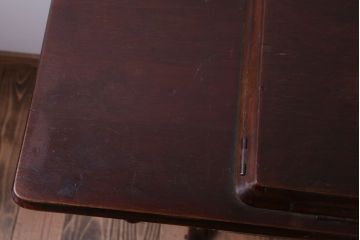 アンティーク家具　アンティーク　ストレートレッグの2杯引き出しシンガーミシンテーブル