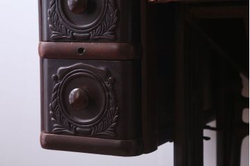 アンティーク家具　アンティーク　ストレートレッグの2杯引き出しシンガーミシンテーブル