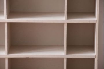 アンティーク家具　アンティーク　オリジナルペイント!白ペンキの古いマス目棚