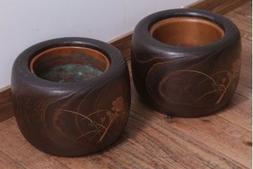 アンティーク雑貨　古民具・骨董　大正〜昭和初期　古い・蒔絵桐火鉢一対