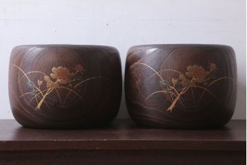 アンティーク雑貨　古民具・骨董　大正〜昭和初期　古い・蒔絵桐火鉢一対
