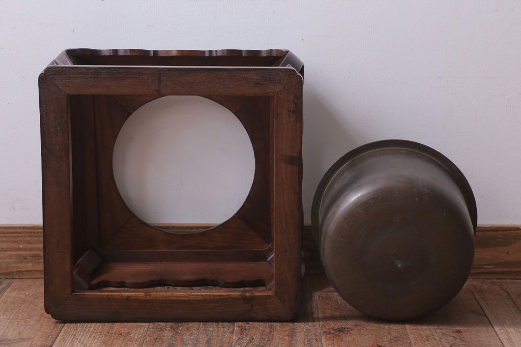 アンティーク雑貨　古民具・骨董　大正〜昭和初期　総桑材!座敷用火鉢(共箱)