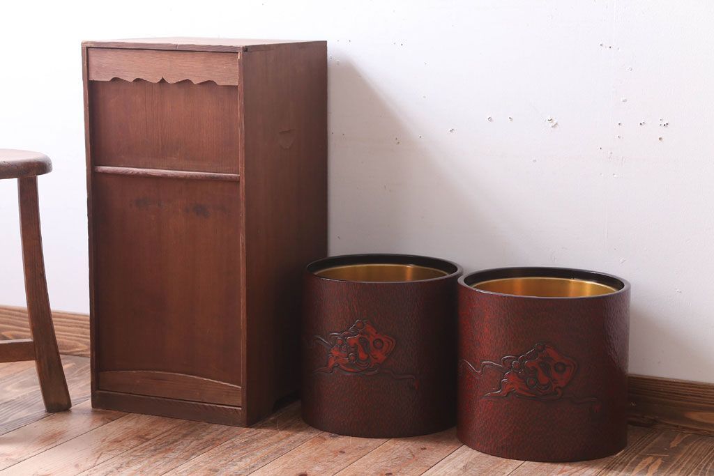 アンティーク雑貨　アンティーク　大正〜昭和初期　鎌倉彫火鉢一対(翁)