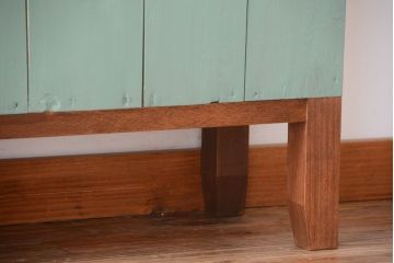 アンティーク家具 アンティークペイント 脚付き!大きなマス目棚(下駄箱)