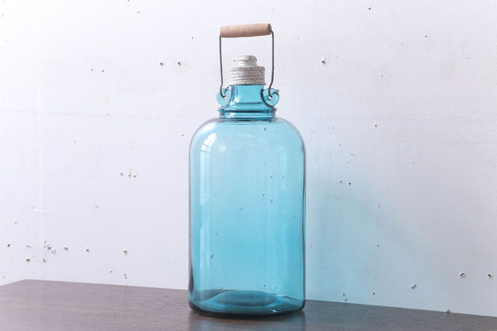 アンティーク雑貨　和製アンティーク　大正期　取っ手付き!古い青色ガラス瓶