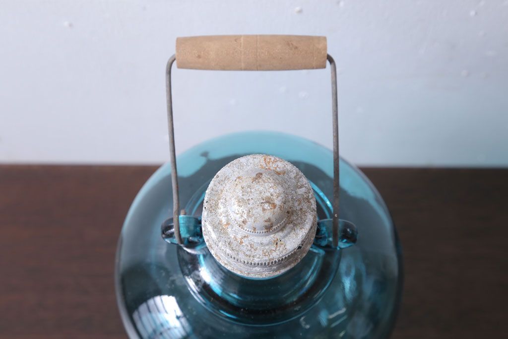 アンティーク雑貨　和製アンティーク　大正期　取っ手付き!古い青色ガラス瓶