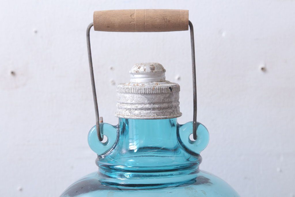 アンティーク雑貨　和製アンティーク　大正期　取っ手付き!古い青色ガラス瓶