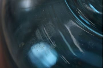 アンティーク雑貨　和製アンティーク　大正期　取っ手付き!古い青色ガラス瓶