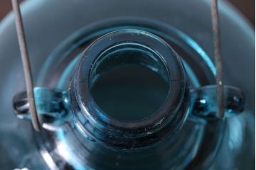 アンティーク雑貨　和製アンティーク　大正期　取っ手付き!古い青色ガラス瓶