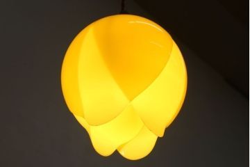 昭和レトロ　チューリップ型シェードの天井照明
