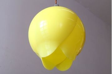 昭和レトロ　チューリップ型シェードの天井照明