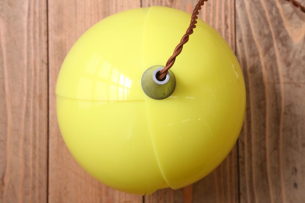 昭和レトロ　チューリップ型シェードの天井照明