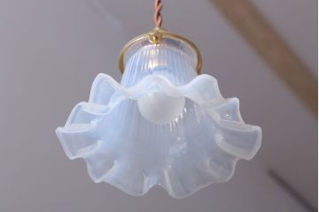 中古　ガラスのフリルシェードペンダントライト