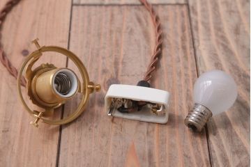 中古　ガラスのフリルシェードペンダントライト