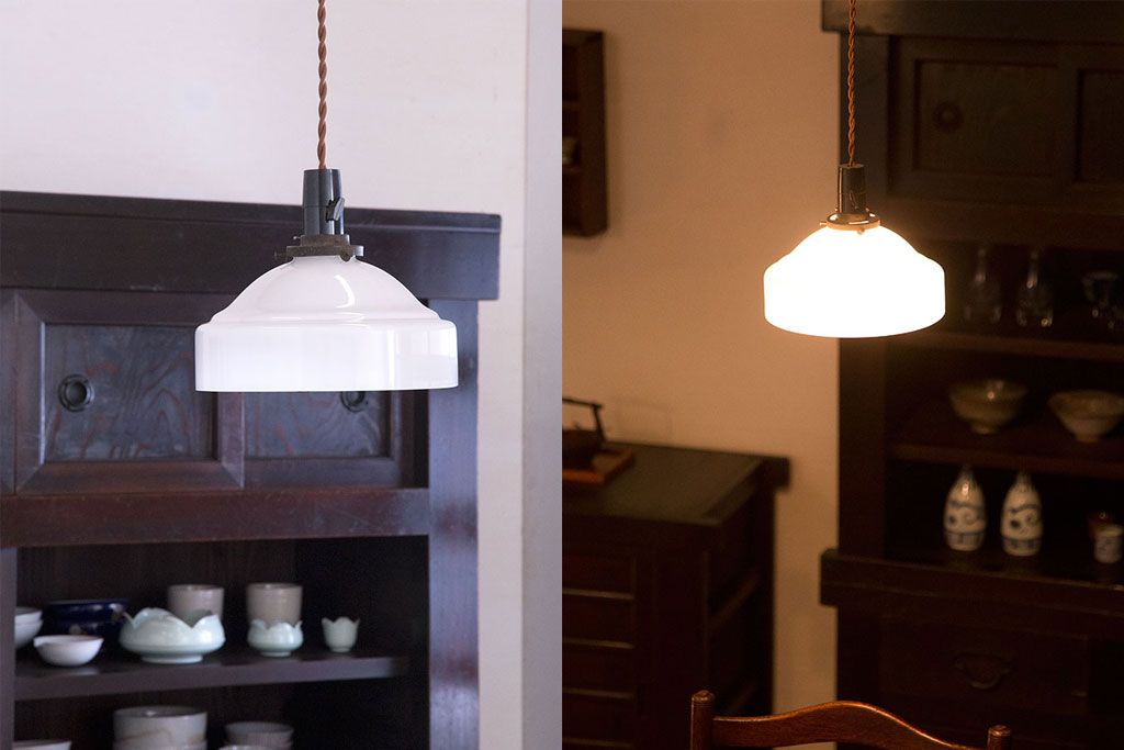 和製アンティーク　シンプルな白いガラスシェード天井照明(2)