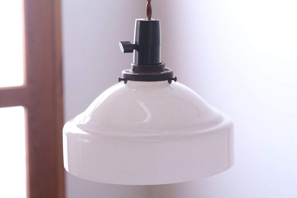 和製アンティーク　シンプルな白いガラスシェード天井照明(2)