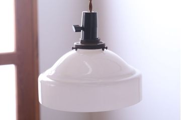 和製アンティーク　シンプルな白いガラスシェード天井照明(2)