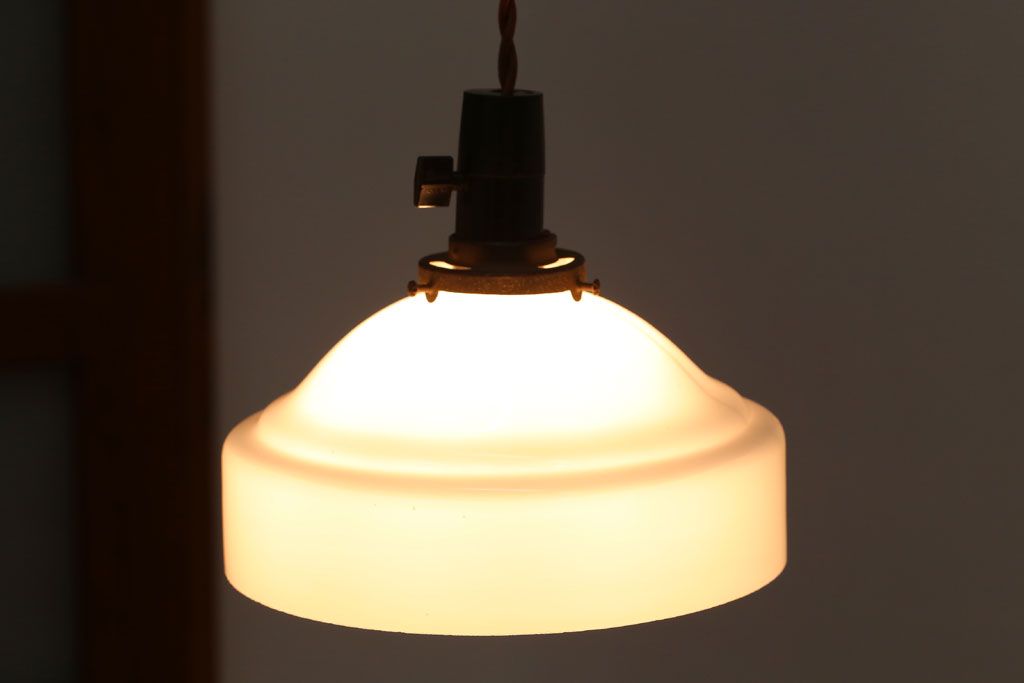 和製アンティーク　シンプルな白いガラスシェード天井照明(2)