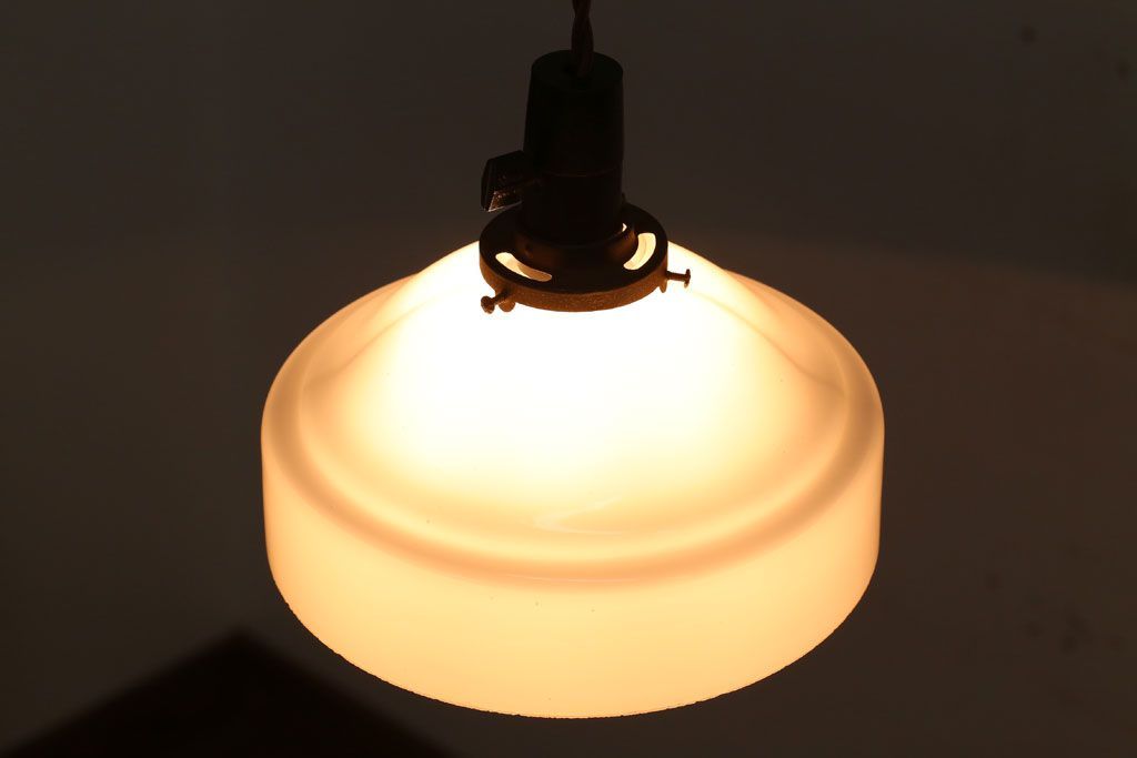 和製アンティーク　シンプルな白いガラスシェード天井照明(2)